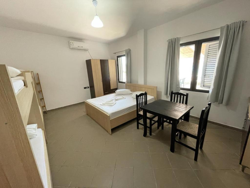 Karaburun Sunset Beach Apartment Orikum Bagian luar foto